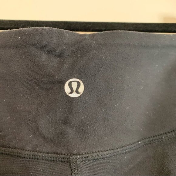 Lululemon Black Capri Tights size 6 - Picture 3 of 9